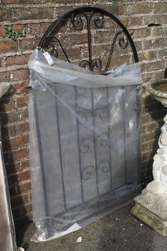 Arched gate